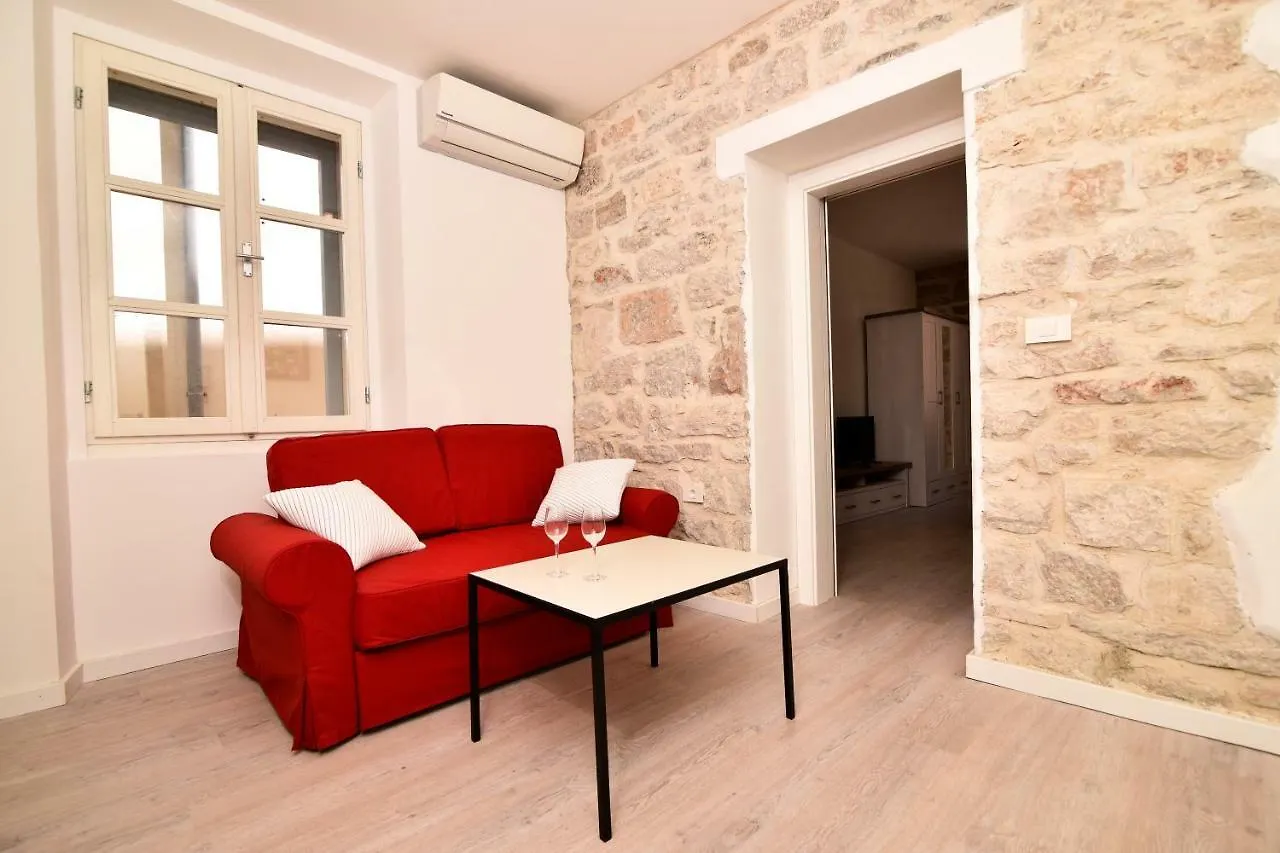 Zadar Small Escape 0*,